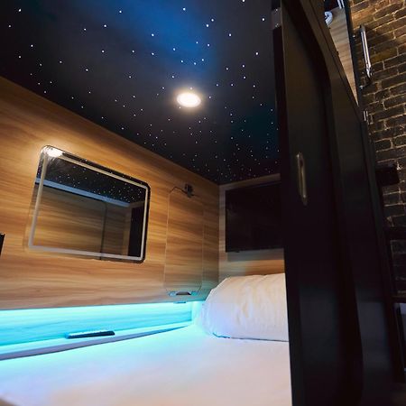Capsule Hotel Montréal Dış mekan fotoğraf