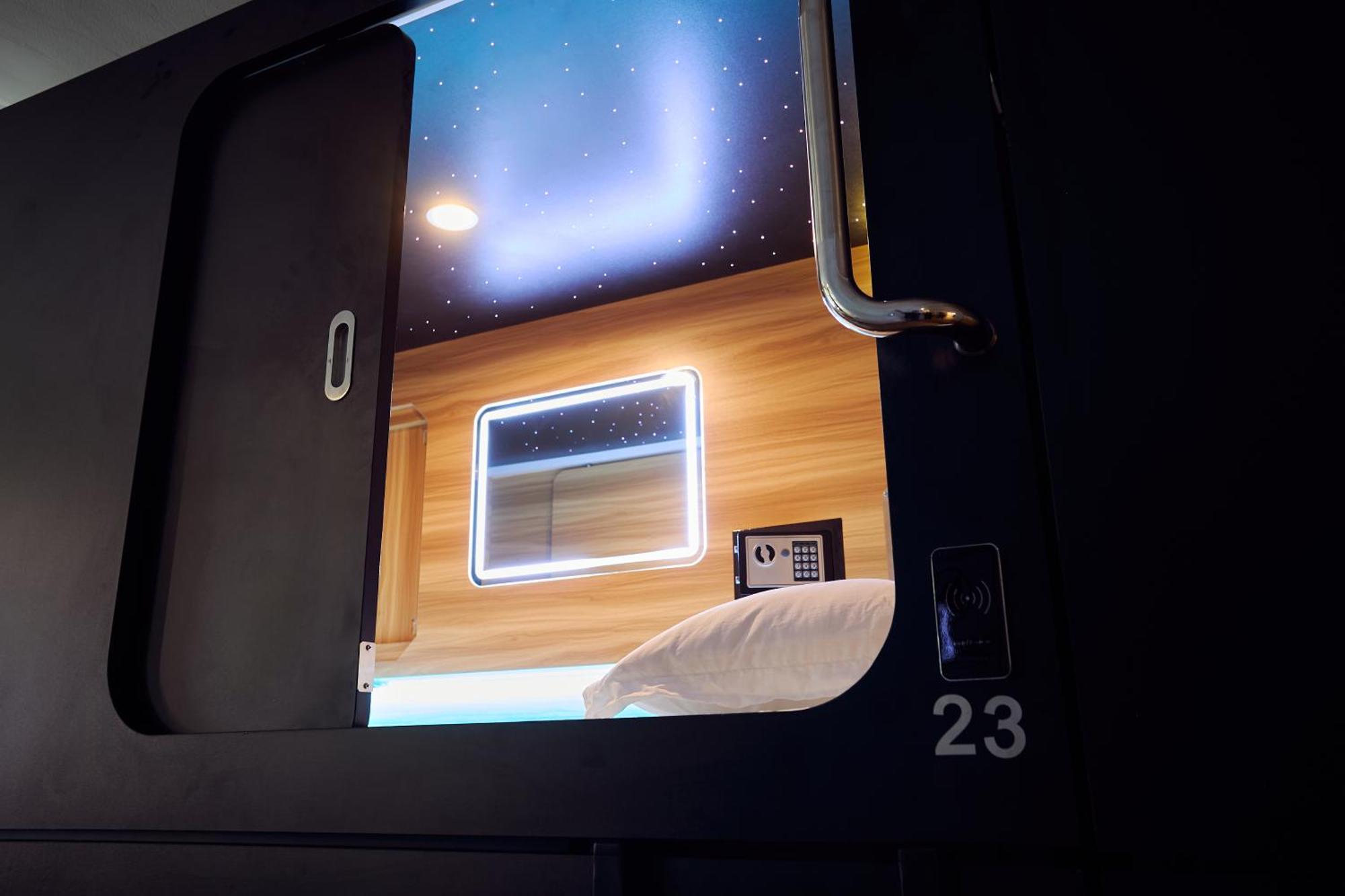 Capsule Hotel Montréal Dış mekan fotoğraf