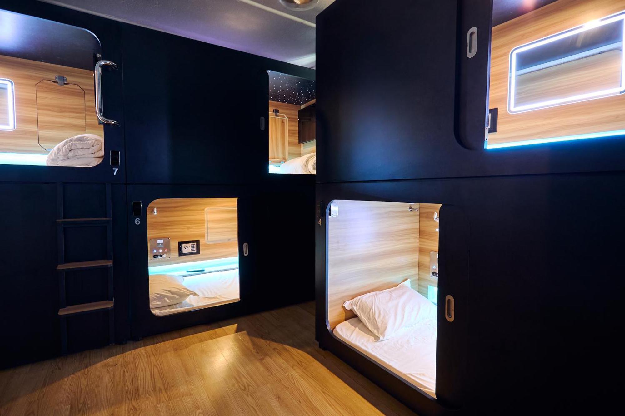 Capsule Hotel Montréal Dış mekan fotoğraf